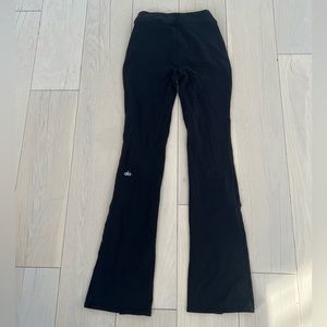 Alo Yoga Airbrush High Waisted Flutter Legging - Black (Size Small)